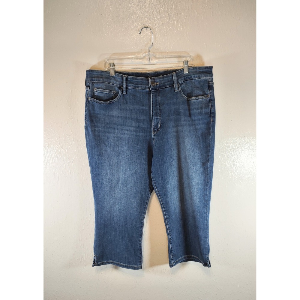 Denim Blue Jean Capri Women's Size 20 St. John's Bay Casual Stretch Jean
